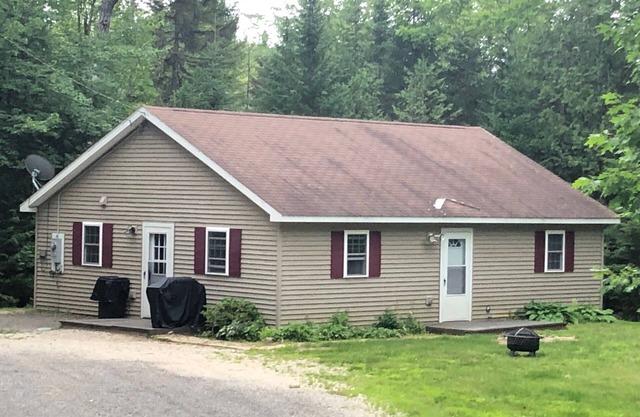 Delightful 2-bedroom house with AC in Eastbrook