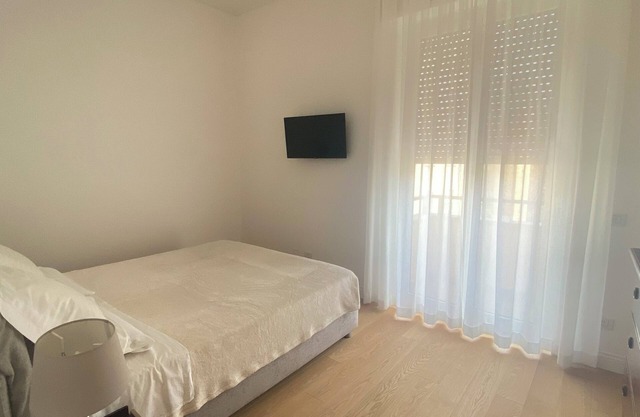 Delightful and quiet apartment near Villa Ada