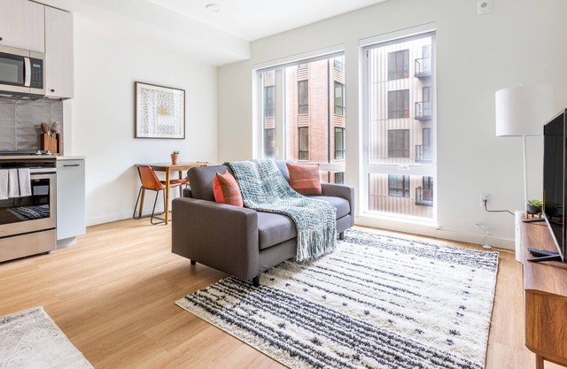 Delightful Studio Apartment in Portland + Pets OK