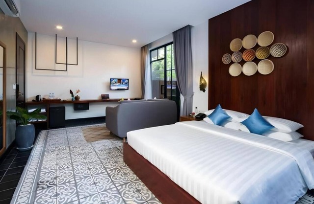 Deluxe Double Room with Patio or Balcony