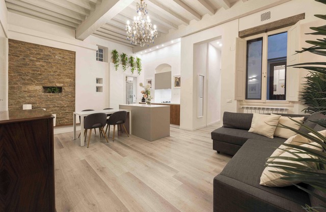 Deluxe Pitti Suites by MMega