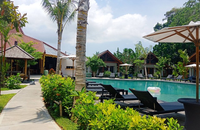 Deluxe Rooms, only 5 mins walk to Batu Belig Beach