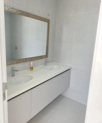 Departamento en edificio Bari de Karibao