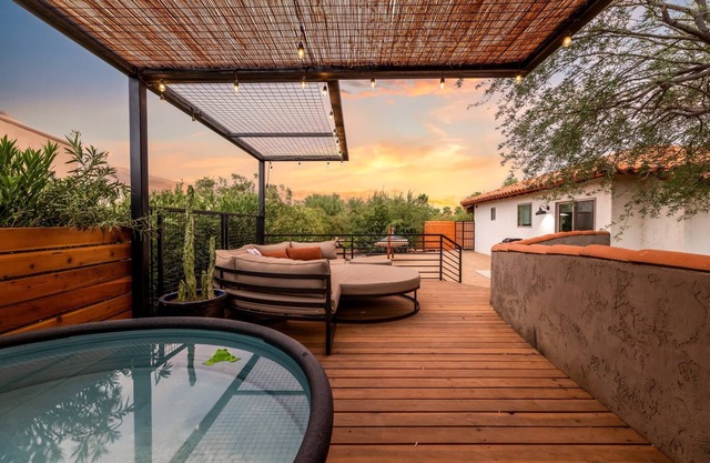 Desert Oasis, Cowboy Tub, Stargaze Escape, Hammock