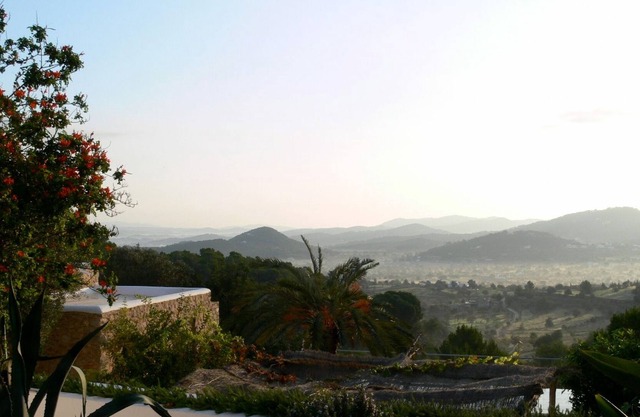 Designed Comfort/Hilltop Villa. See five stars reviews on Airbnb.