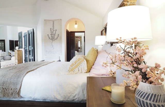 Designer Home & Great Location: Vacation Rental