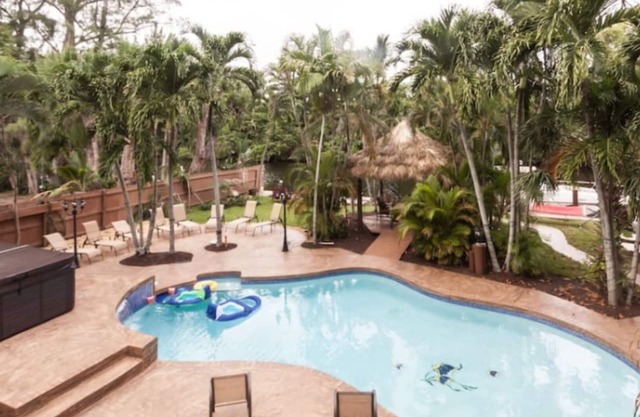 DESIGNER OASIS RESORT .12n BEDROOMS .7 BATHS .PRIVATE RESORT .SLEEPS 24 GUESTS