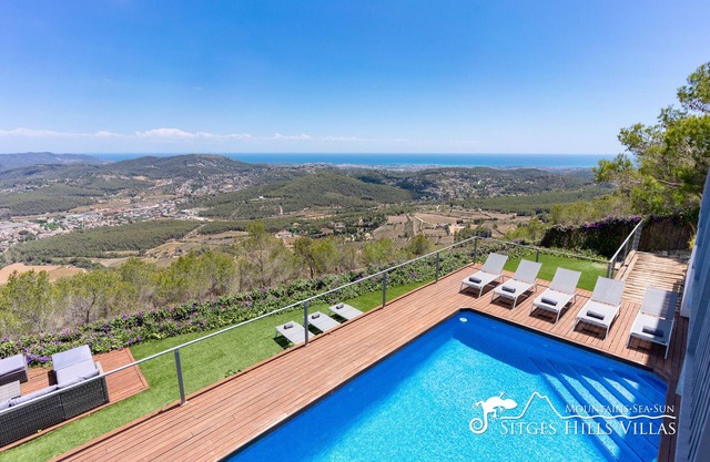 Designer Villa El Mirador with Panoramic Sea Views & A/C
