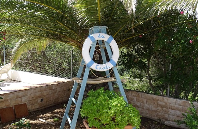 Detached house with private pool next to the beach