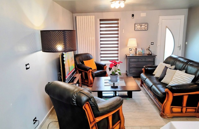 Detached house with garden. Between Paris & Disney. Wi-Fi & Break fast Free