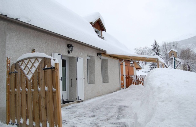 Detached house with private garden on the Serre Chevalier piste
