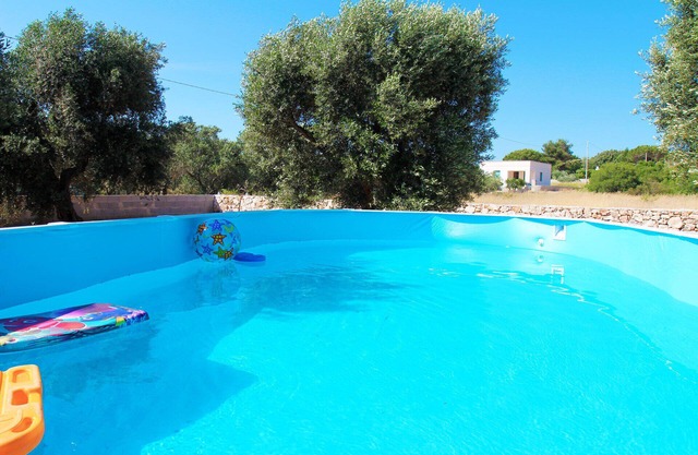 Detached villa with pool and sea view 170