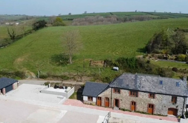 DeVollard Cornish Cottage Position in the Beautiful Village of Trematon Cornwall