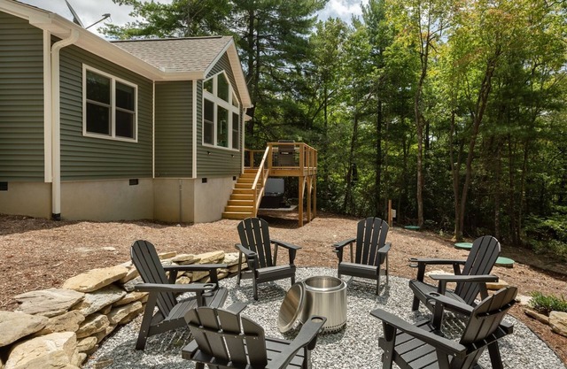 Dialed Inn in Hendersonville | 3 Bed, 2 Bath