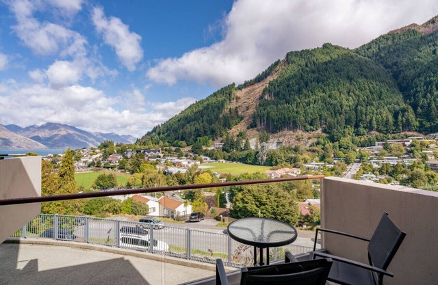Diamond Destination ZQN 8 - Lake & Mountain Views