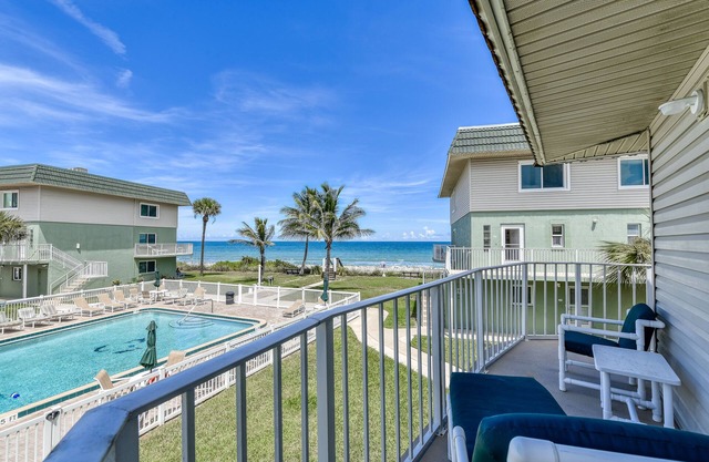 Direct Ocean with heated pool and garage