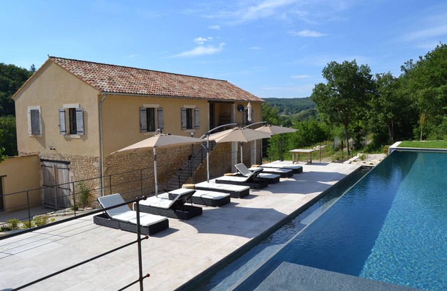 Discover the Lubéron; Welcome to Mas Sainte Hélène