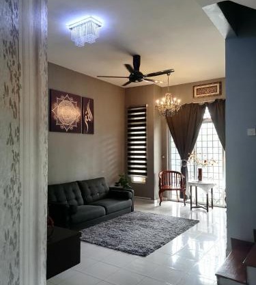 DKAMAR Homestay At Desaru, Fully Aircond, WiFi, Coway, Street View 4 min to Desaru Beach