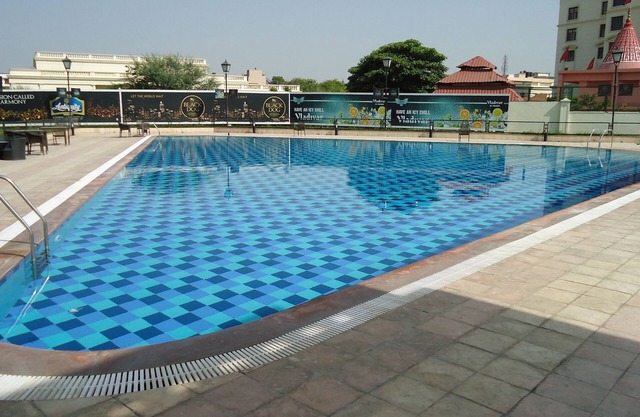DLF Club 3