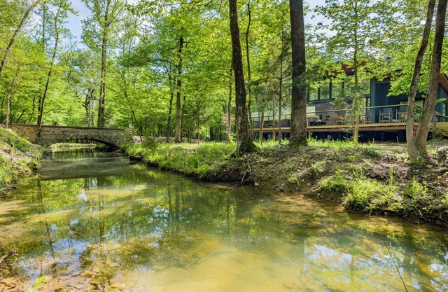 DOE XING @ SERENITY CREEK 4TH NIGHT FREE! 2 new luxury cabins on 10 acres