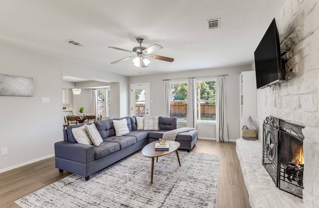 Dog & family friendly home mins from ATX & Georgetown!