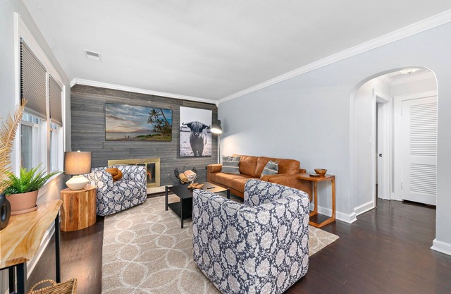 Dog-friendly 3BD/3BA in Fairway!