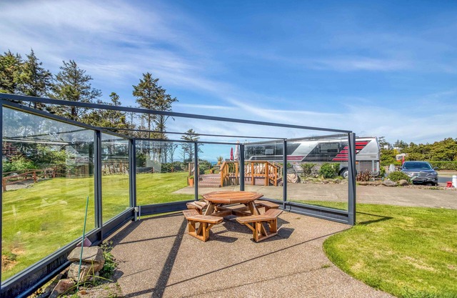 Dog Friendly, Available with 50AMP, 30AMP, Water and Sewer hook up's, WiFi