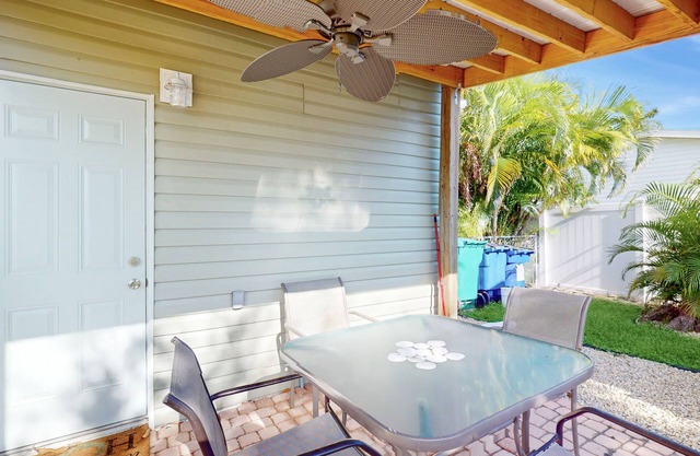 Dog-friendly hideaway with bikes, patio, grill, streaming, central AC, & W/D