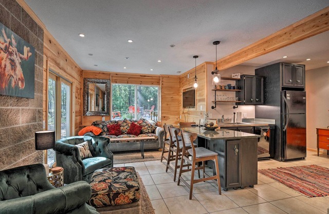 Dog-Friendly Home Near Crystal Mtn & Outdoor Rec!