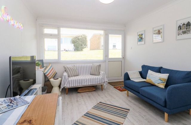 DOLLY'S LOOKOUT, country holiday cottage in Kessingland
