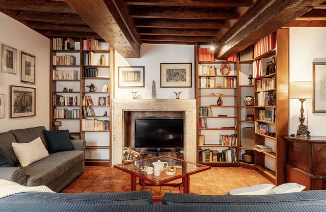 Domus Quiritum Elite, charming downtown apartment