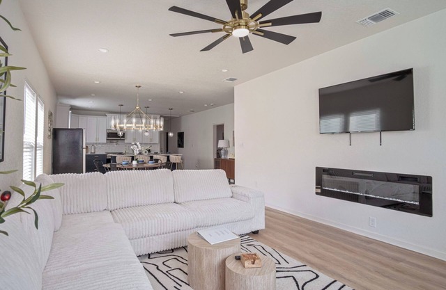 Don't Miss Where the Fun Is 4BR/3BA Home Near DT!