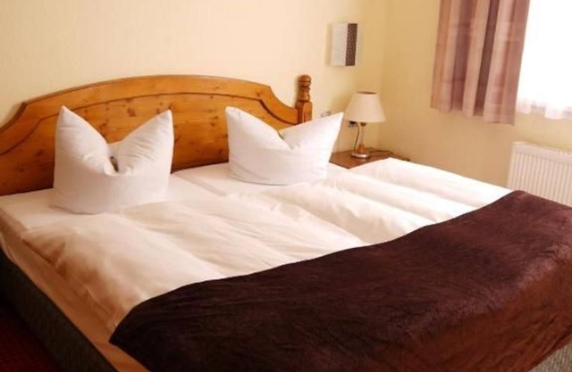 Doppelzimmer 2 Altbau, Dusche/WC - Hotel Garni zum Alten Ratskeller Vetschau