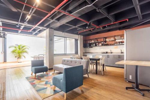 Dormitorios en Medellín con áreas comunes, Coworking - Be Together by Roots Rentals TOG HAB
