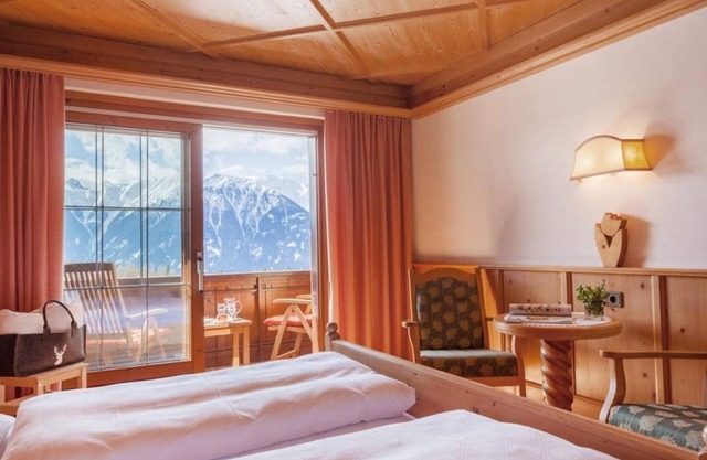Double room I with south-facing balcony including breakfast - Hotel Garni Lärchenhof Natur