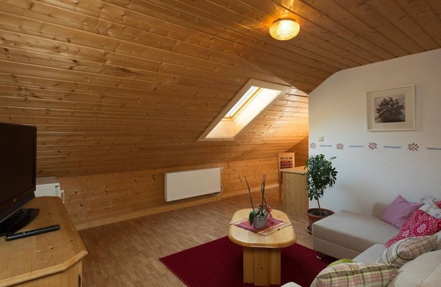 Double room (No. 4, 4-6 nights) - Pension Zum Kirchenbauer