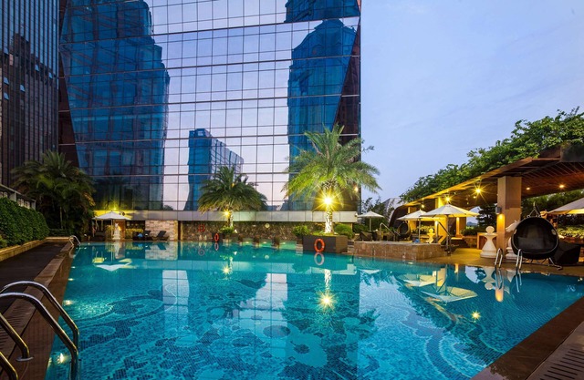DoubleTree by Hilton Guangzhou-Free Shuttle Bus to Canton Fair Complex & Overseas Buyer Registration Services during Canton Fair Period
