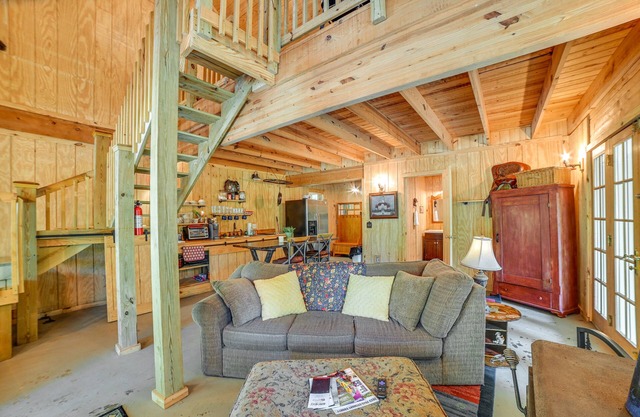 Dover Vacation Rental w/Hot Tub & Horse Pastures