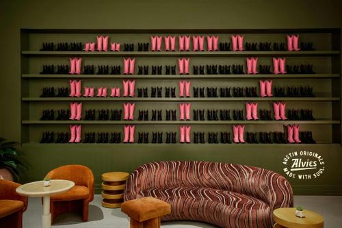 Downright Austin, A Renaissance Hotel