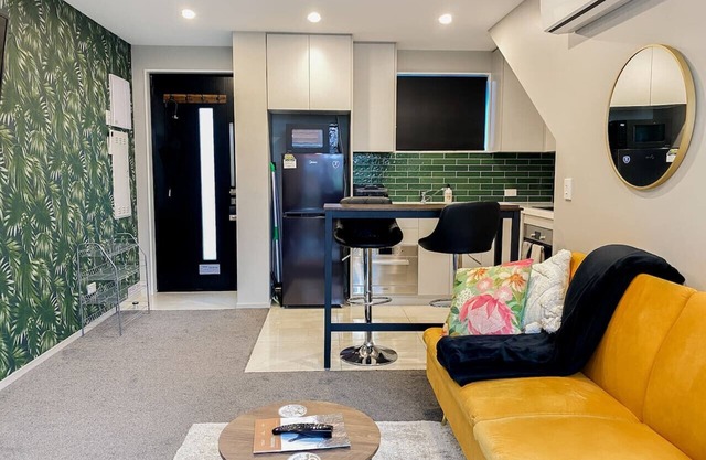 Downtown Cutie - Central City