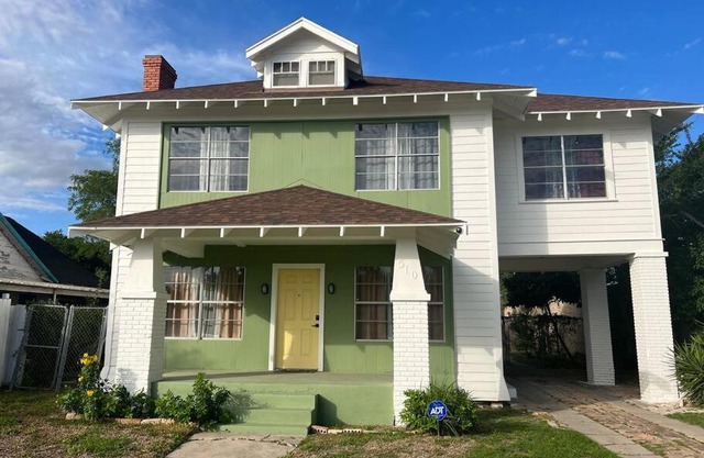 Downtown Harlingen 2 Story Home!