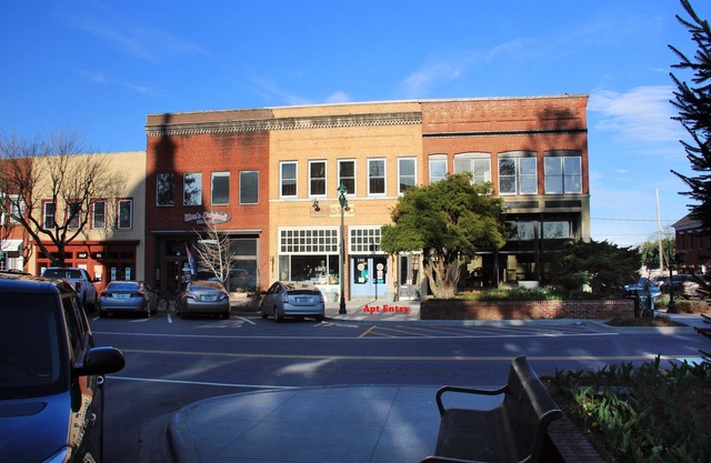 Downtown Loft in the Heart of Historic Hendersonville! Best Main St Location!