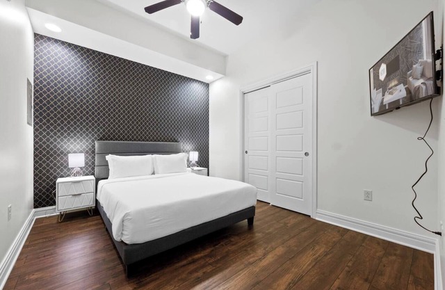 Downtown | Luxury 1BD Apt. | Pool | Gym | Great Views