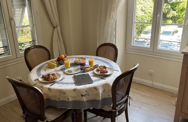 Downtown Nice, rue Biscarra, 70 m² (750 ft²), renovated, quiet, AC, sunny, tram