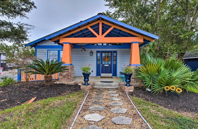 Downtown Ocean Springs Duplex w/A/C 1 Mi to Beach