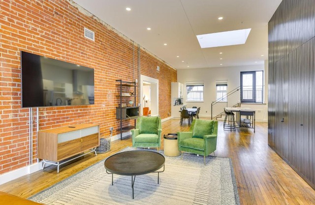 Downtown Omaha Getaway with Deck and Gas Grill!