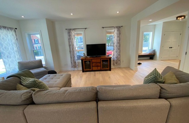 Downtown Picton, 3 bedroom.