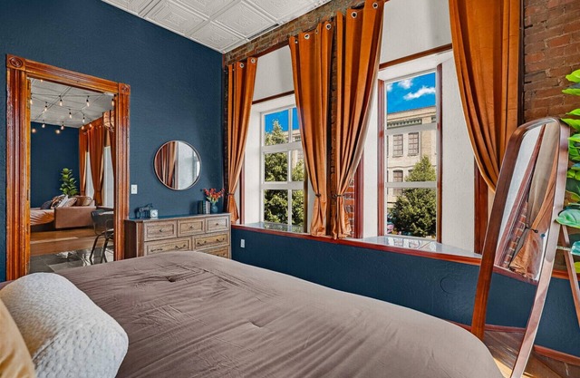 Downtown View|In Unit Laundry|Parking|King Bed