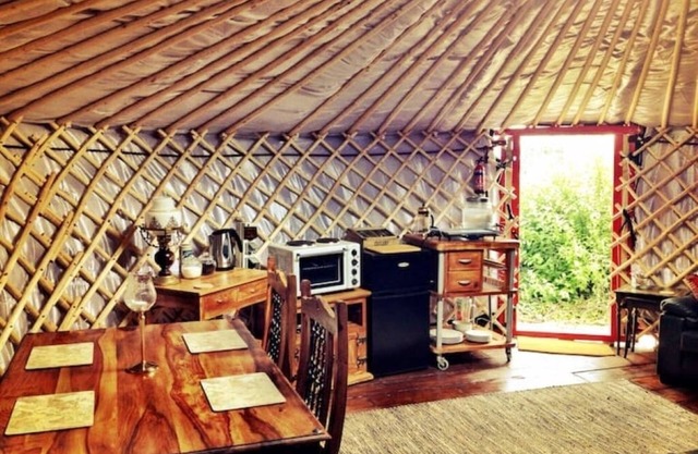 'Drake' a luxurious yurt with harbour & sea views