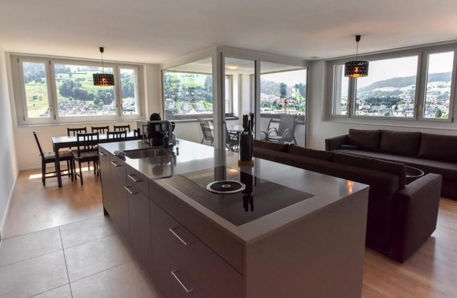 Dream View Apt With Homecinema Netflix & Loggia